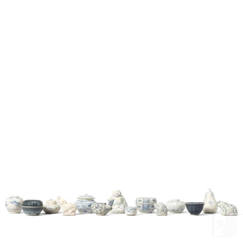 A SELECTION OF MINIATURE BLUE AND WHITE CERAMICS - 图2